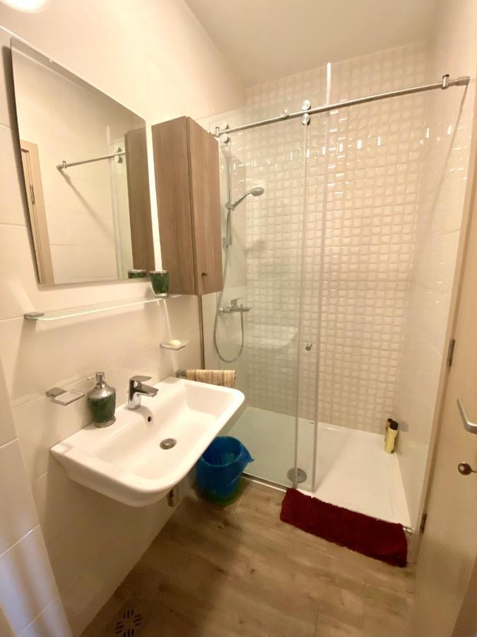 City Apartment Podgorica Buitenkant foto