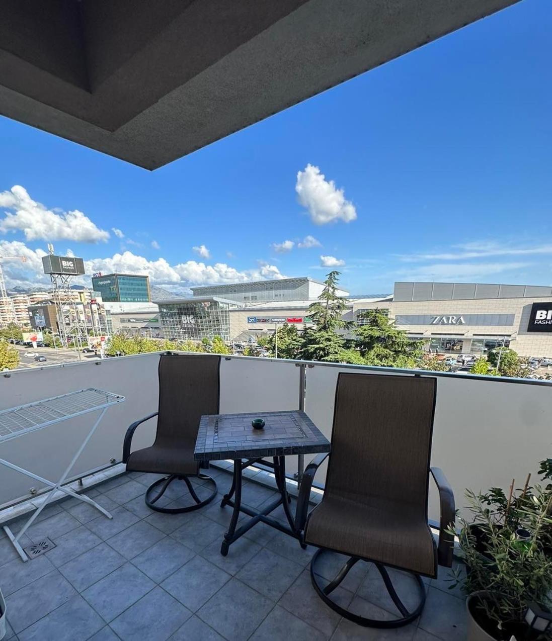 City Apartment Podgorica Buitenkant foto